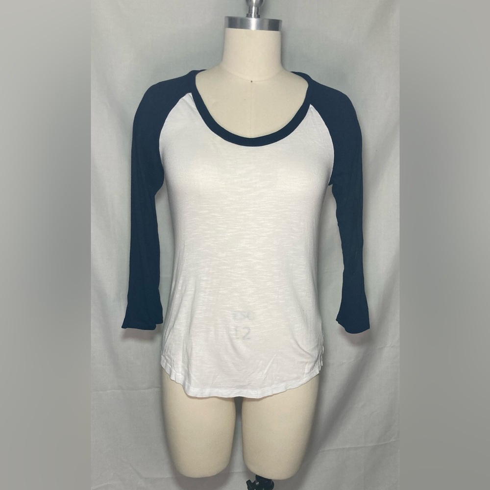 Raglan sleeve 3/4” Tee shirt